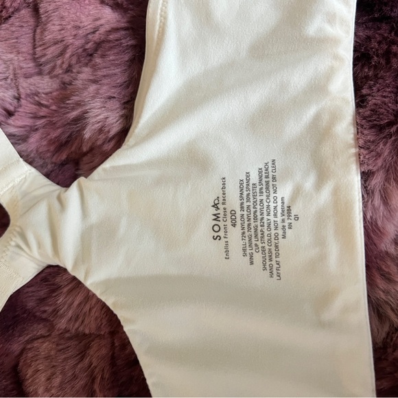 Soma Enbliss Front Close Racerback Bra in Ivory - Picture 3 of 6